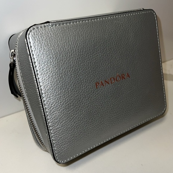 Pandora Zip Around Silver Leather Jewelry Case - Picture 1 of 6